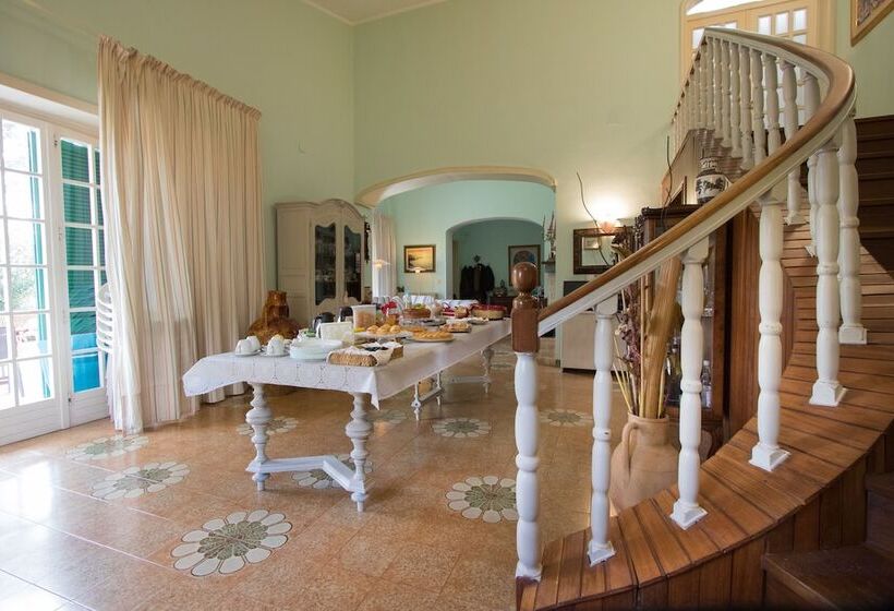 مبيت وإفطار Villa Quattro Pini