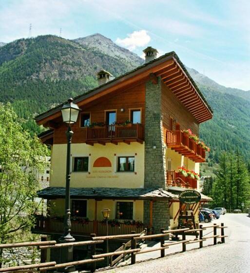 Отель Affittacamere Lou Ressignon