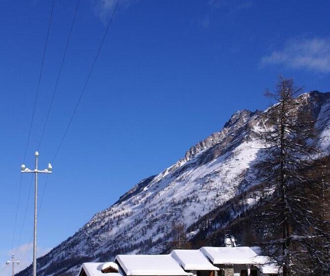בית מלון כפרי Albergo Boule De Neige