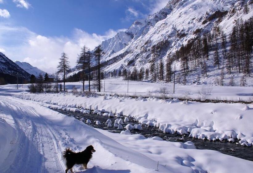 בית מלון כפרי Albergo Boule De Neige