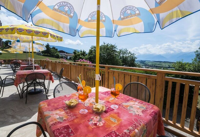 בית מלון כפרי Albergo Bucaneve