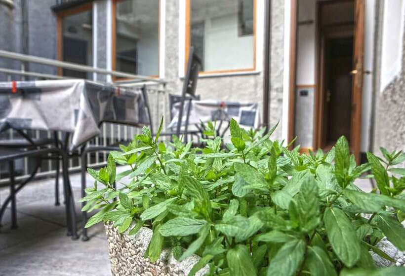 هتل Albergo Gusmeroli