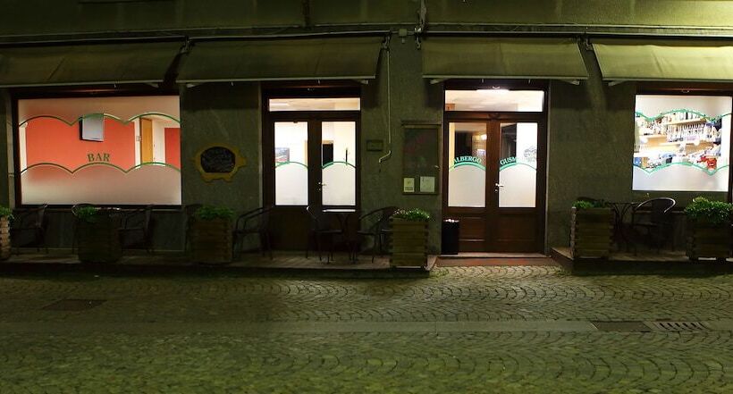 هتل Albergo Gusmeroli