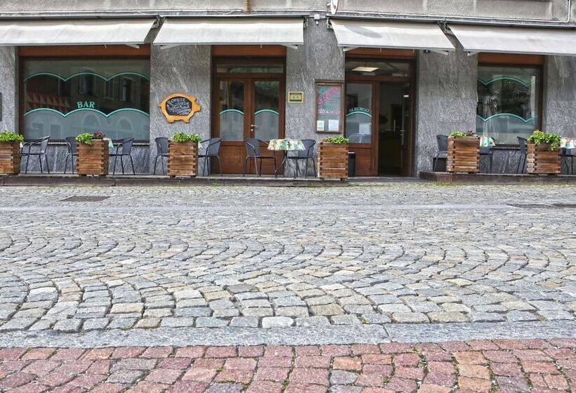 هتل Albergo Gusmeroli