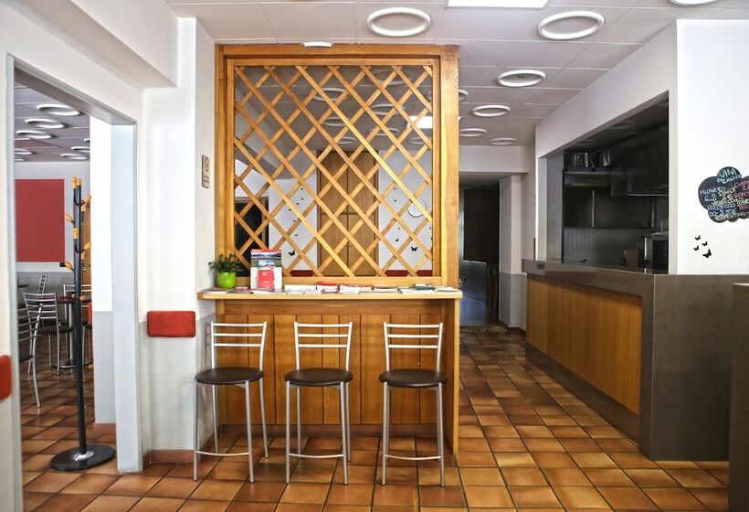 هتل Albergo Gusmeroli