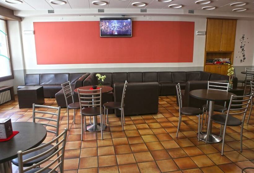 هتل Albergo Gusmeroli