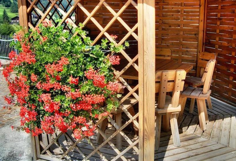 בית מלון כפרי Albergo Miramonti