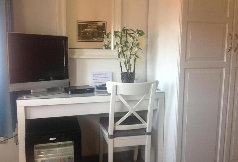 호텔 Albergo Rossella