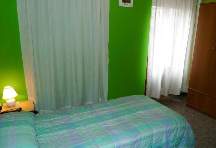 호텔 Albergo Simonati