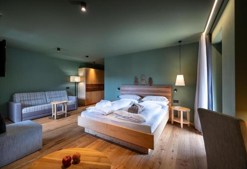 Отель Alpenroyal