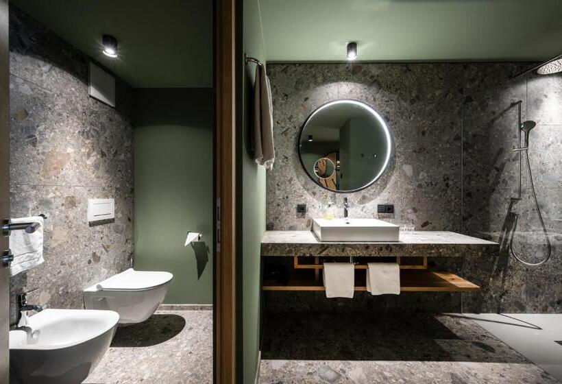 Отель Alpenroyal