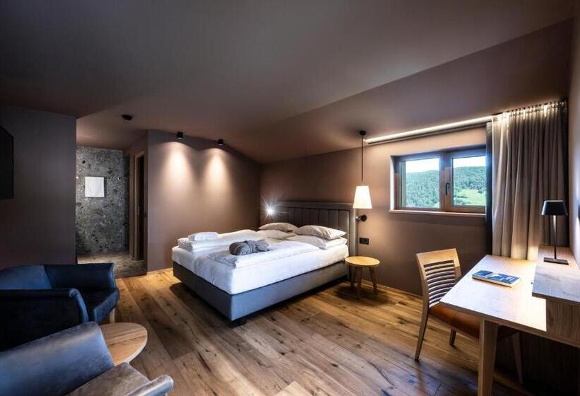 Отель Alpenroyal