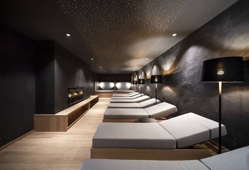 ホテル Belvedere   Adults Only   14 Plus