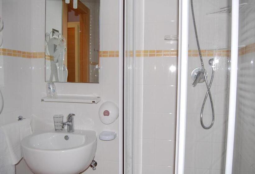 בית מלון כפרי Centrale