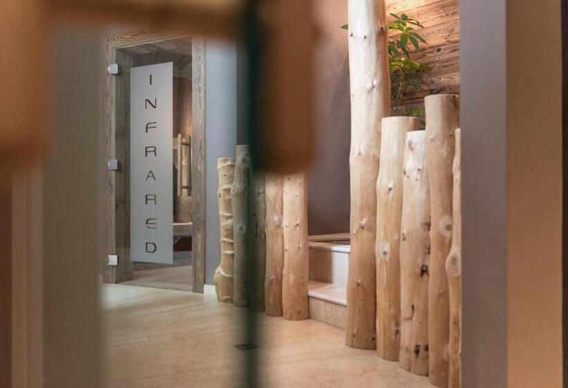 هتل Chalet S   Dolomites Design   Adults Recommended
