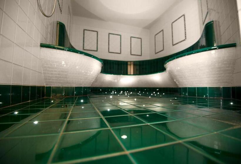 هتل Chalet S   Dolomites Design   Adults Recommended