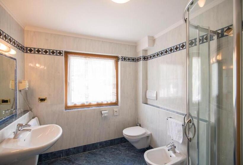 Отель Erzherzog Johann