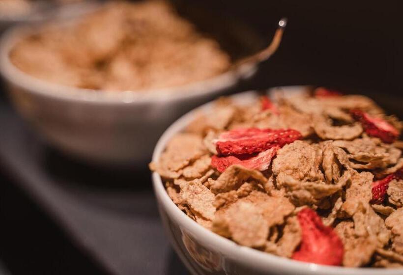 Отель Fiori Dolomites Experience