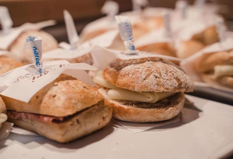 Отель Fiori Dolomites Experience