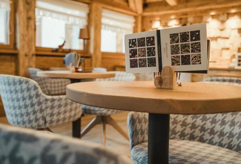 Отель Fiori Dolomites Experience