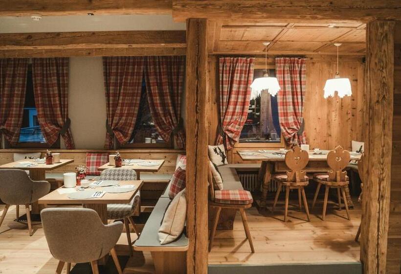 Отель Fiori Dolomites Experience