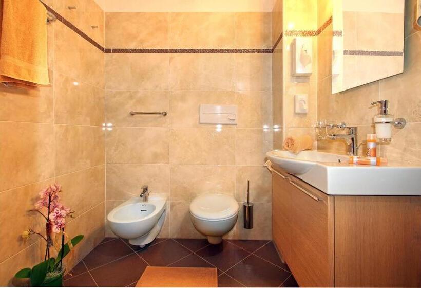 هتل Garnì Savoy