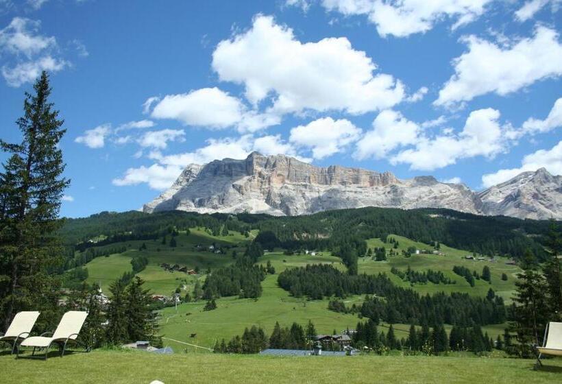 בית מלון כפרי Garni Ciasa Urban