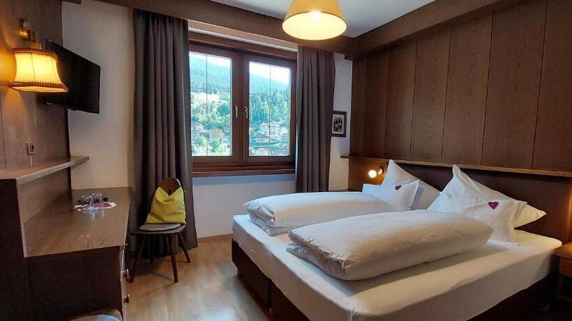 ホテル Garni Panoramik