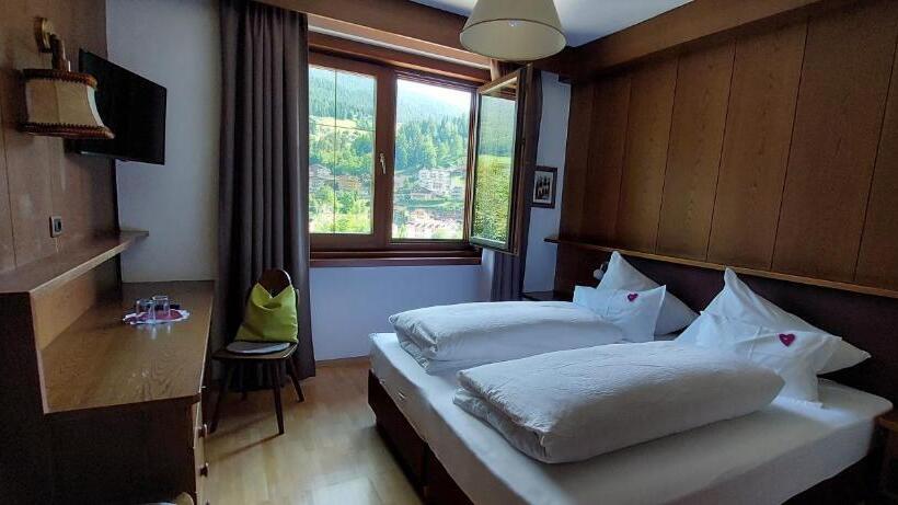 ホテル Garni Panoramik