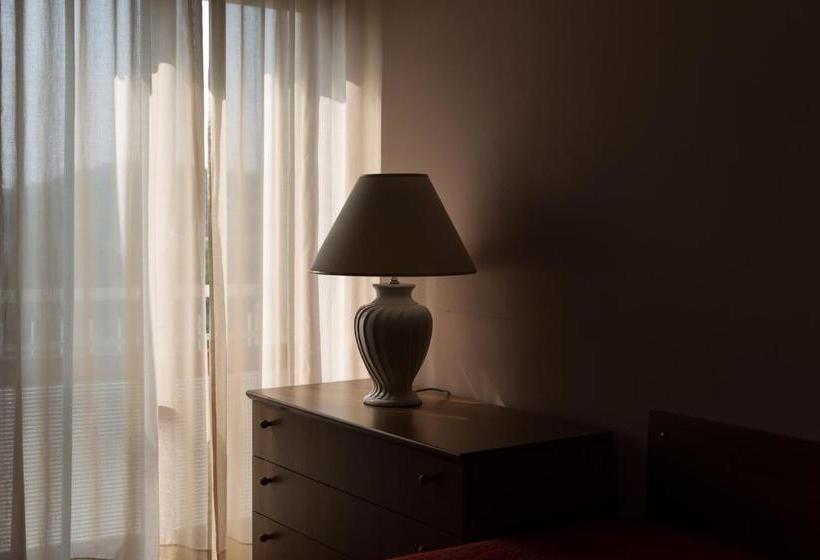 בית מלון כפרי Gloria