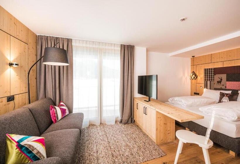 בית מלון כפרי Helm