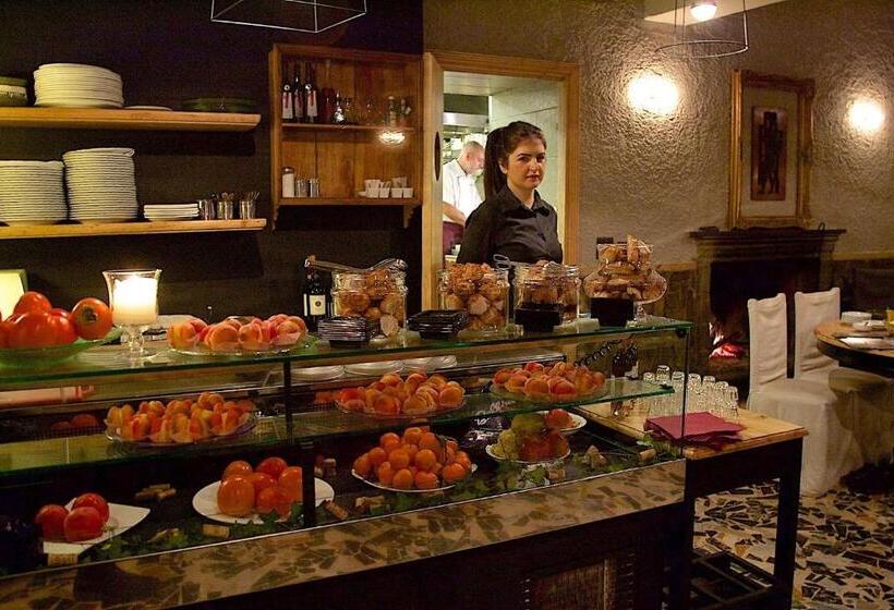 酒店 La Bussola Da Gino