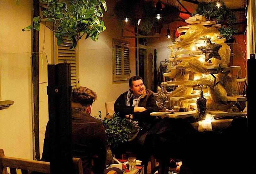 酒店 La Bussola Da Gino