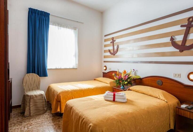 Отель La Carruba