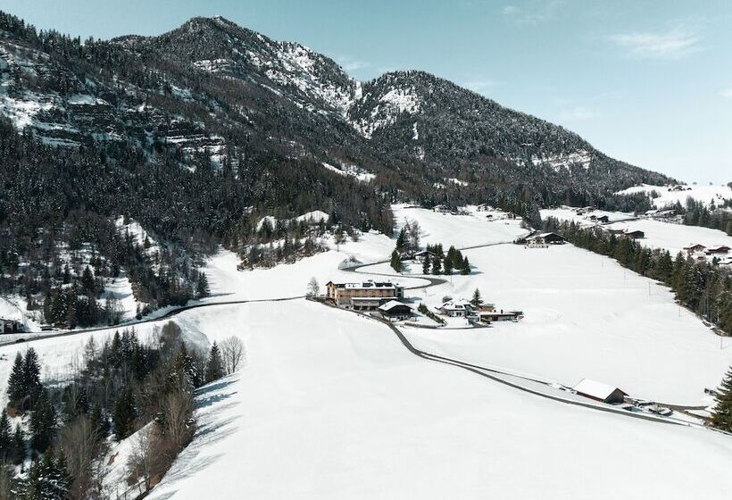 Отель La Cort My Dollhouse Adults Only