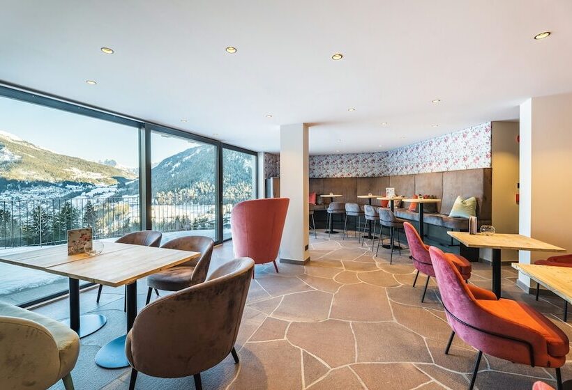 Отель La Cort My Dollhouse Adults Only