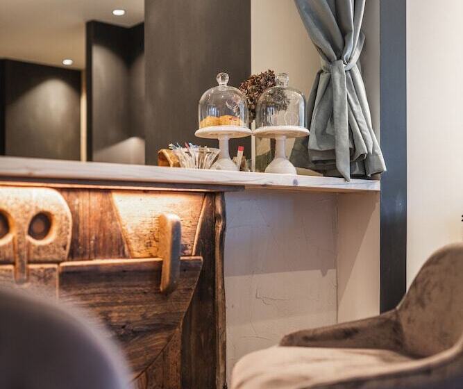 Отель La Cort My Dollhouse Adults Only