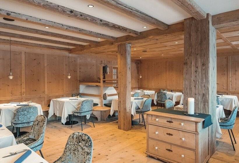 Отель La Cort My Dollhouse Adults Only