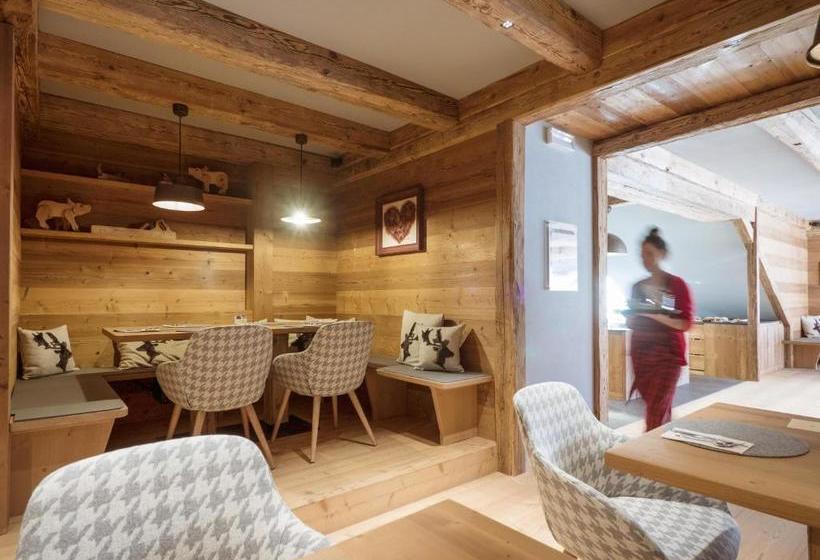 Отель Fiori Dolomites Experience