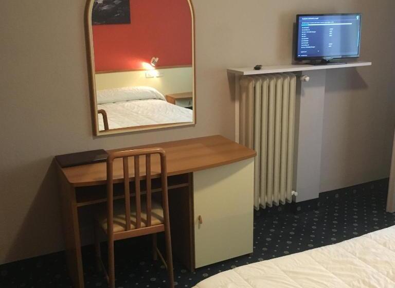 בית מלון כפרי Miravalle 2000