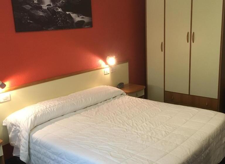 בית מלון כפרי Miravalle 2000