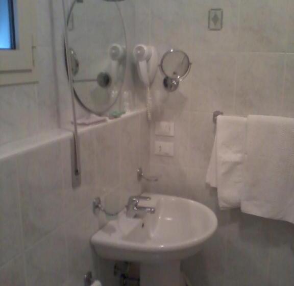 בית מלון כפרי Miravalle 2000