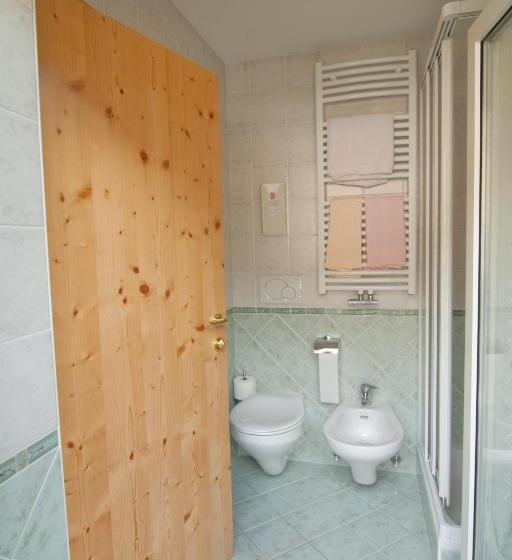 בית מלון כפרי Pension Enzian