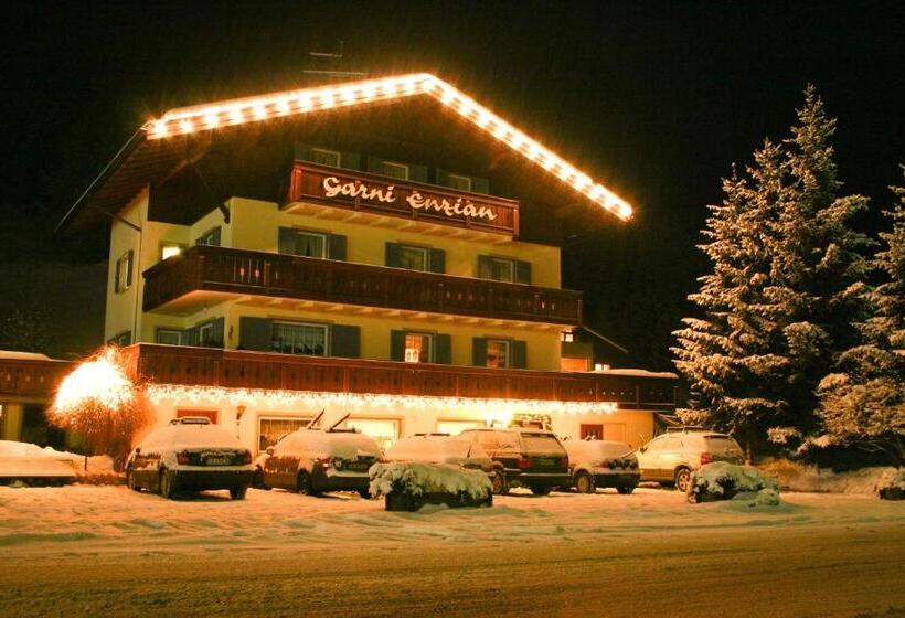 בית מלון כפרי Pension Enzian