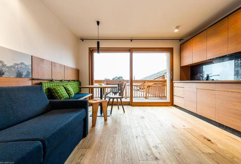 호텔 Pension Haus Tirol