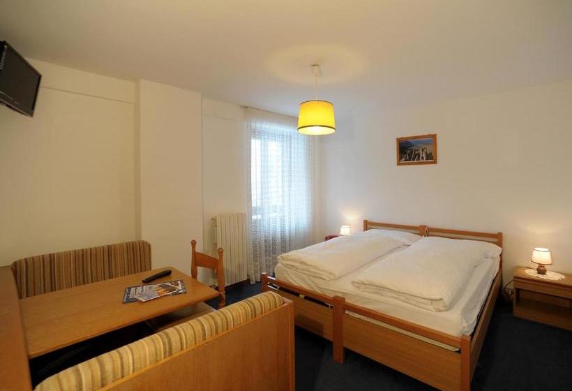 ホテル Pensione Dolomiti