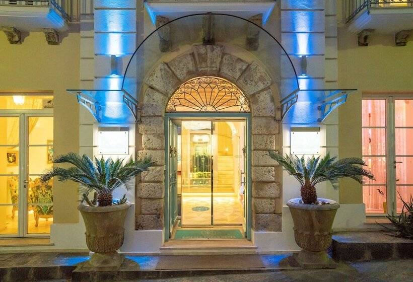 Отель Piccolo Grand