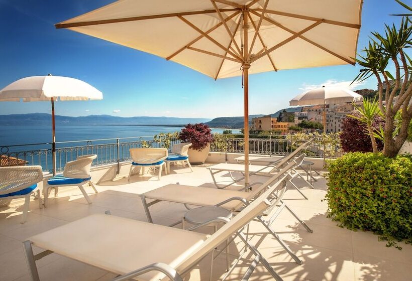 Отель Piccolo Grand