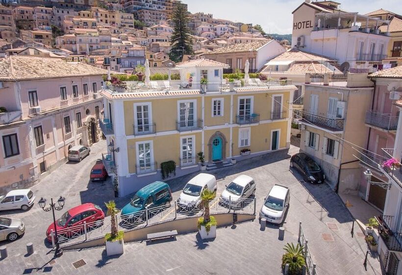 Отель Piccolo Grand