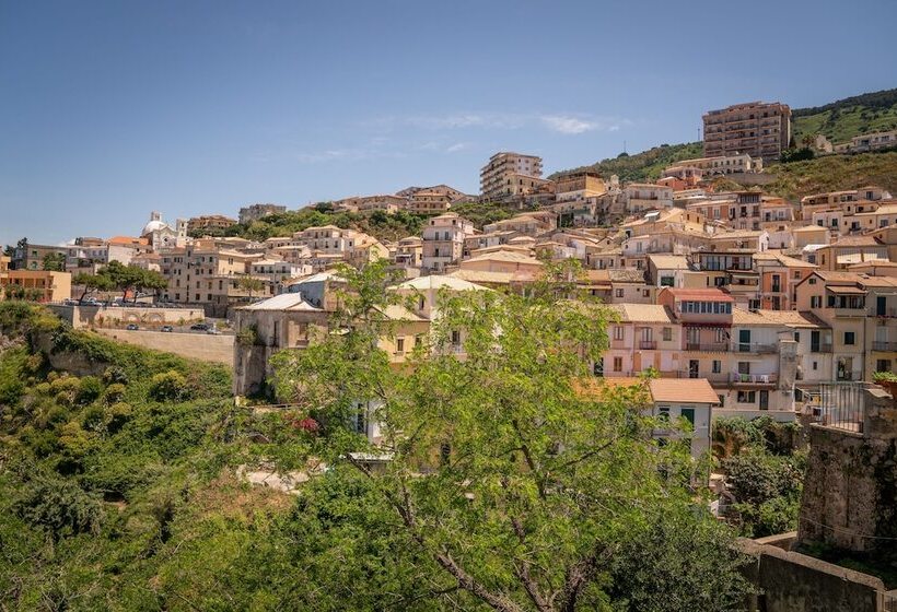 Отель Piccolo Grand